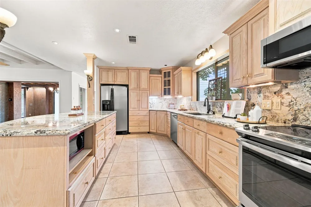 2705 Arbor Drive Bryan, TX 77802