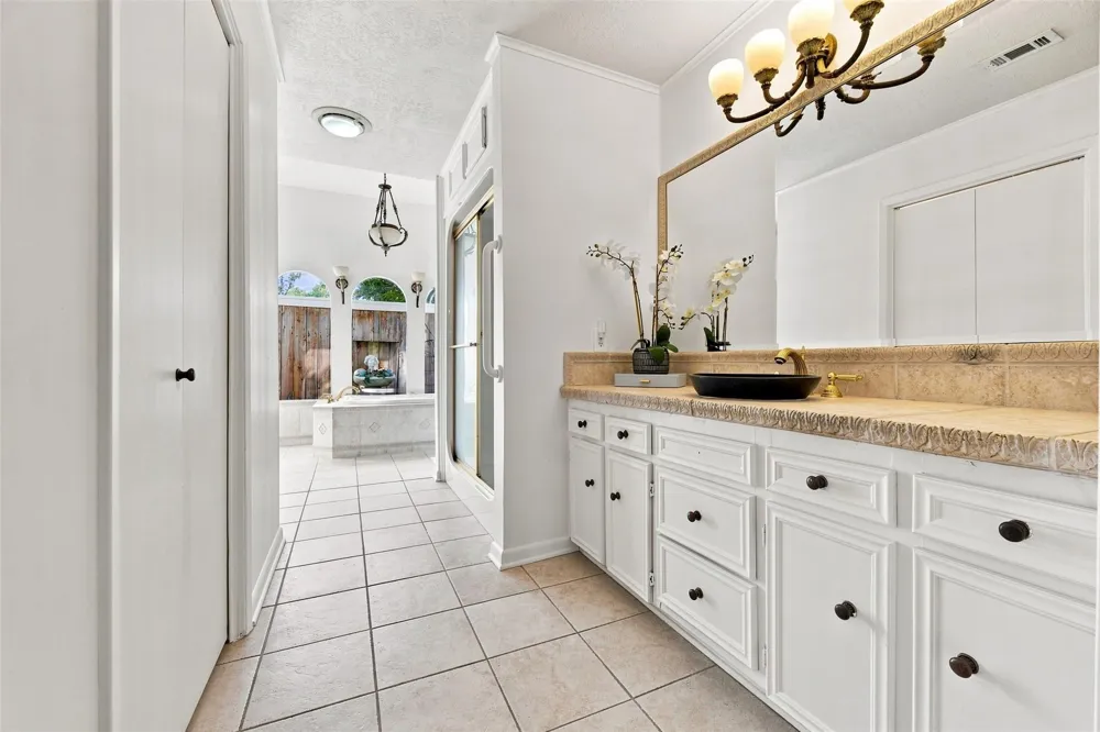 2705 Arbor Drive Bryan, TX 77802