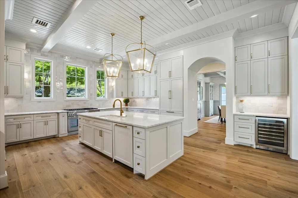 10801 Long Shadow Lane Hunters Creek Village, TX 77024