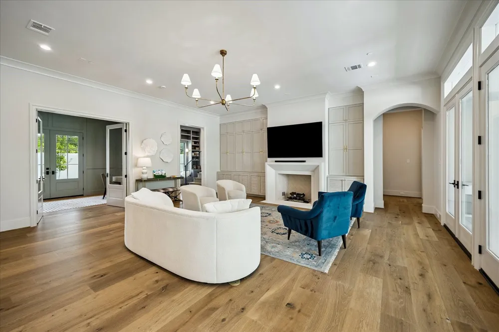 10801 Long Shadow Lane Hunters Creek Village, TX 77024