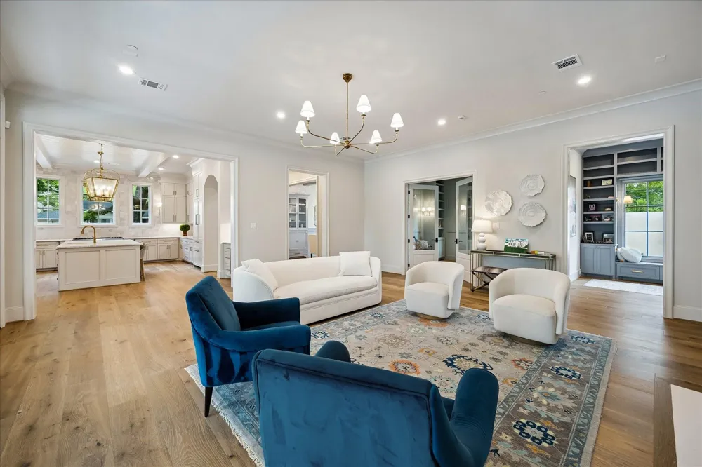 10801 Long Shadow Lane Hunters Creek Village, TX 77024