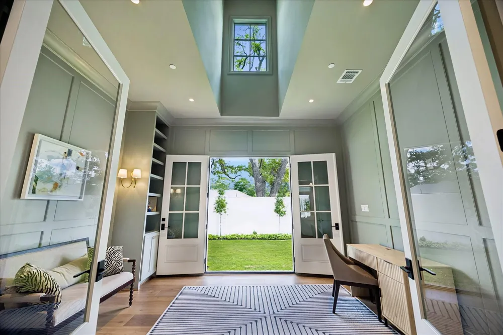 10801 Long Shadow Lane Hunters Creek Village, TX 77024