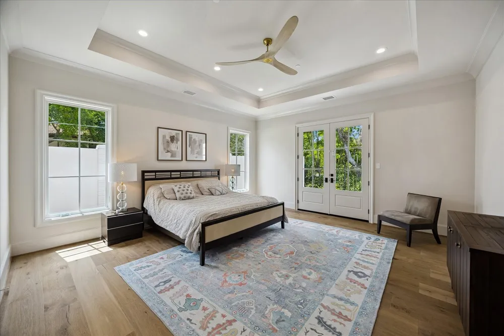 10801 Long Shadow Lane Hunters Creek Village, TX 77024