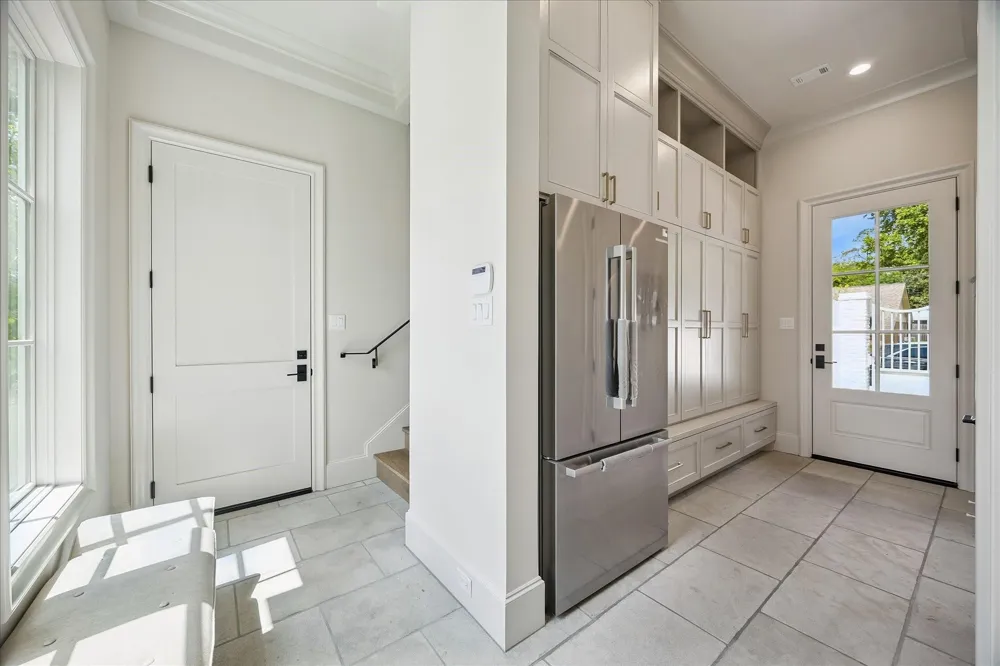 10801 Long Shadow Lane Hunters Creek Village, TX 77024