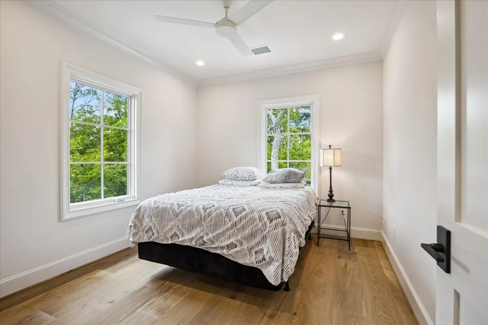10801 Long Shadow Lane Hunters Creek Village, TX 77024