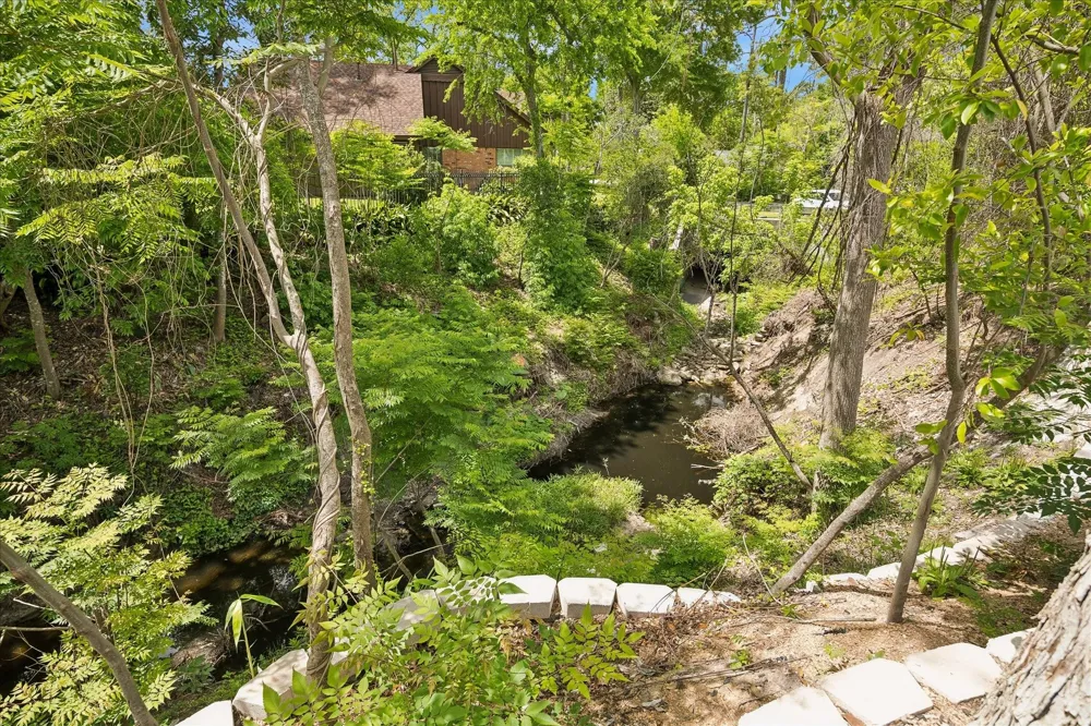 10801 Long Shadow Lane Hunters Creek Village, TX 77024