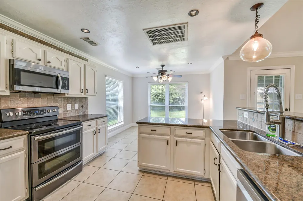 4410 Nations Drive Pasadena, TX 77505