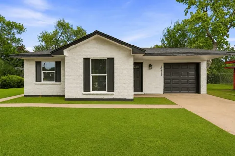 10911 Murr Way