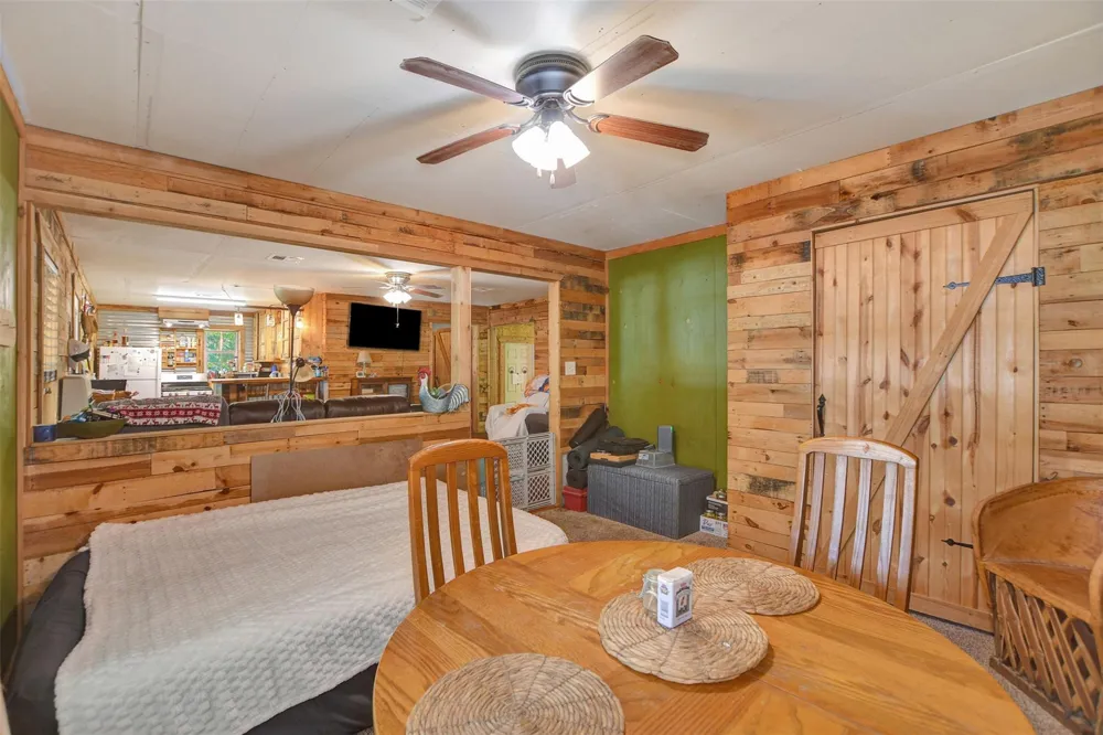 147 Catechis Road Huntsville, TX 77320