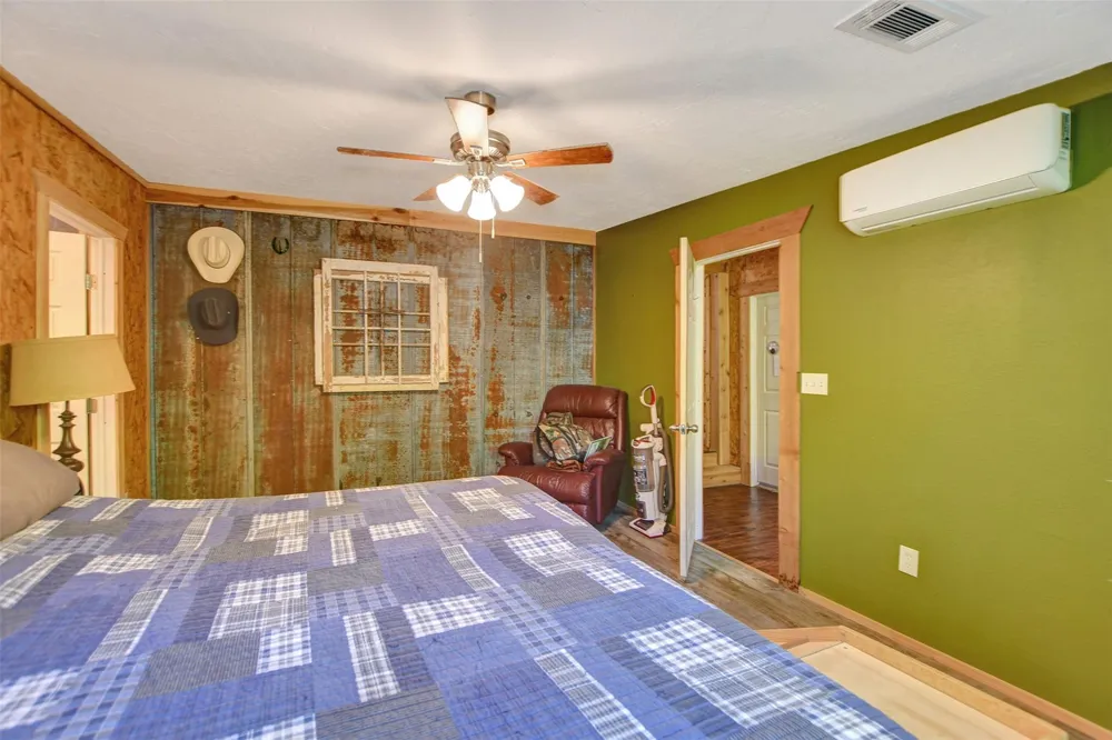 147 Catechis Road Huntsville, TX 77320