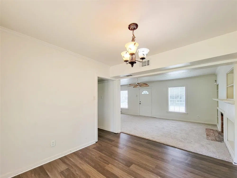 213 Miriam Baytown, TX 77520