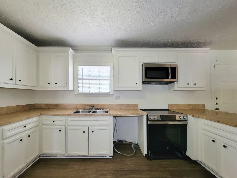 213 Miriam Baytown, TX 77520