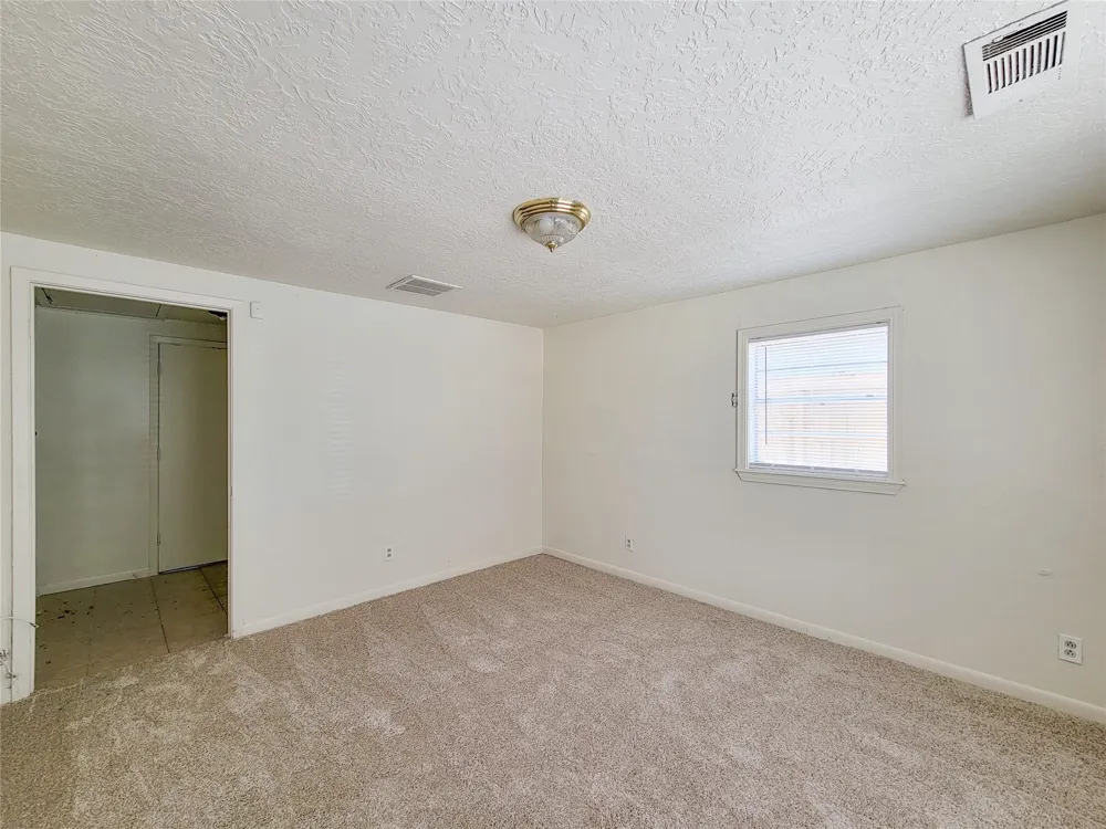 213 Miriam Baytown, TX 77520