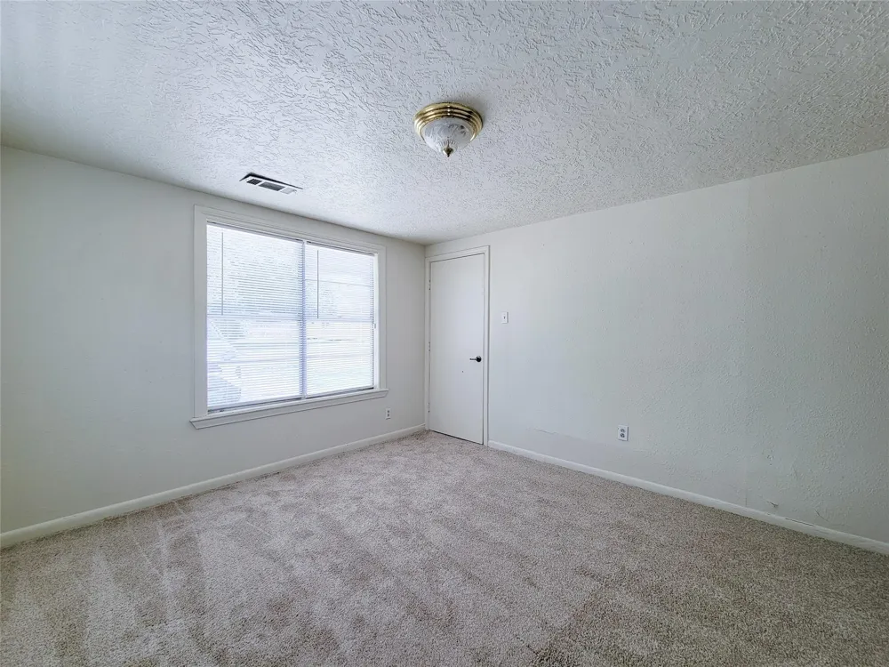 213 Miriam Baytown, TX 77520