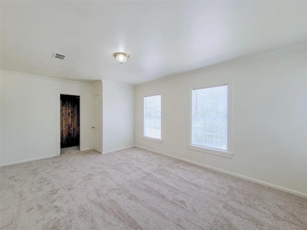 213 Miriam Baytown, TX 77520