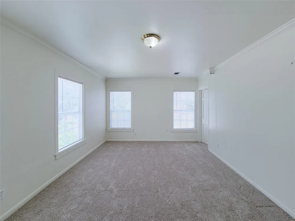 213 Miriam Baytown, TX 77520