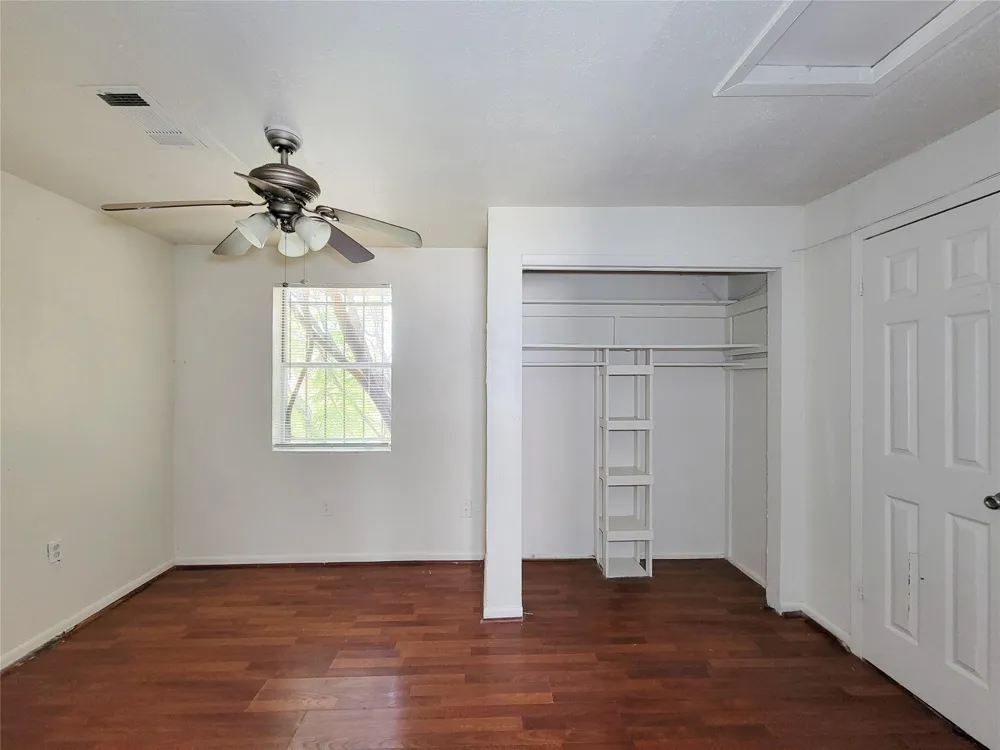213 Miriam Baytown, TX 77520