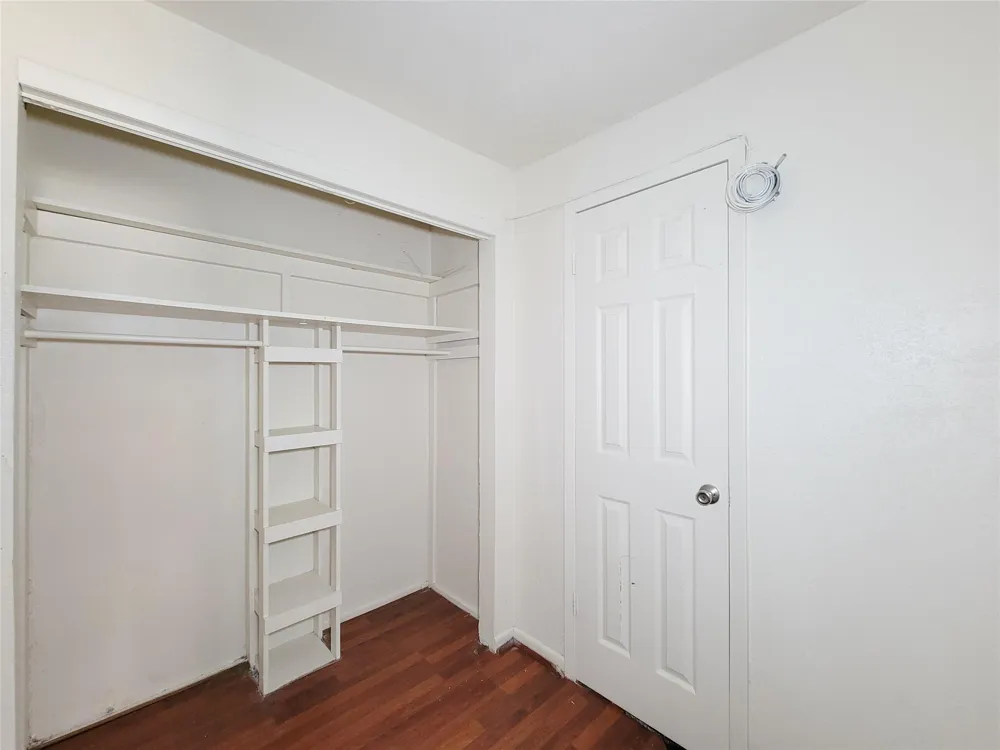213 Miriam Baytown, TX 77520