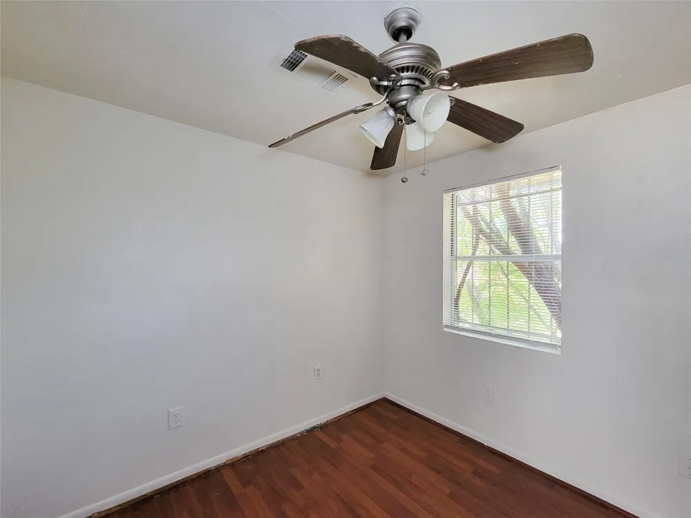 213 Miriam Baytown, TX 77520