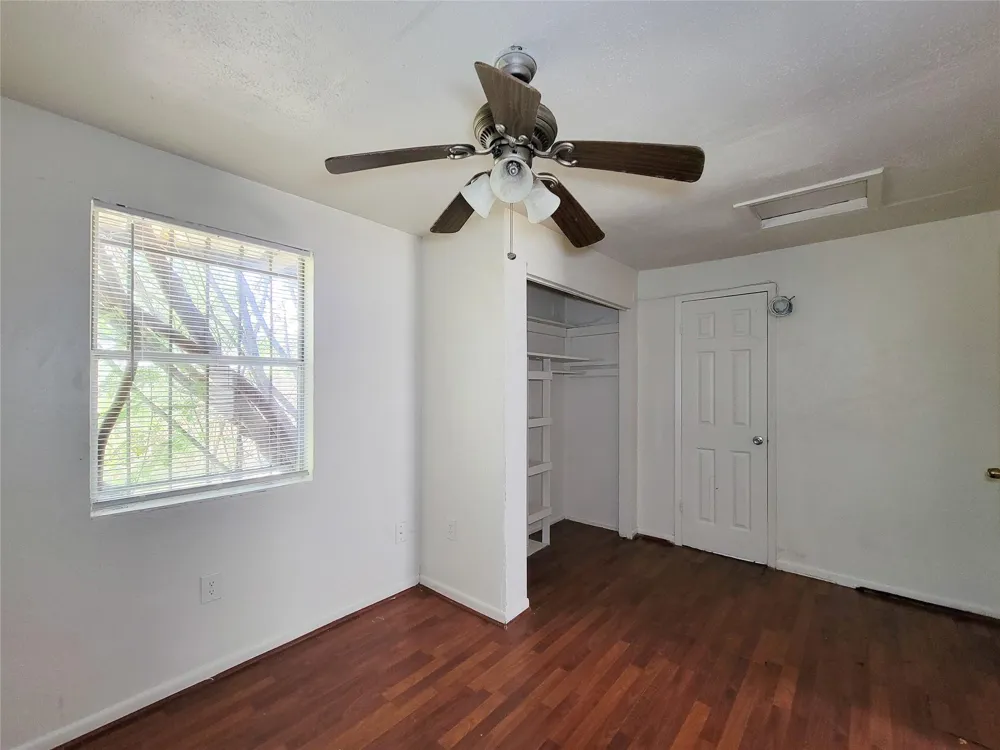 213 Miriam Baytown, TX 77520