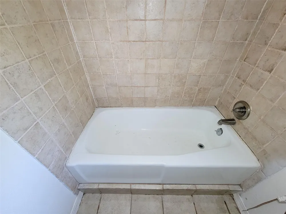 213 Miriam Baytown, TX 77520