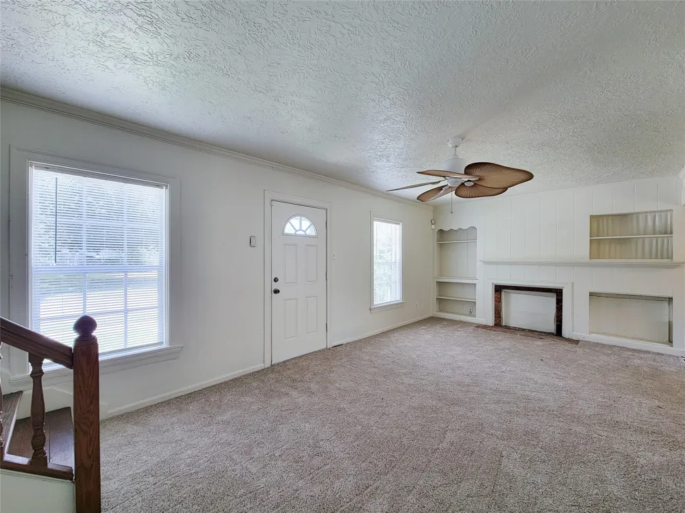 213 Miriam Baytown, TX 77520