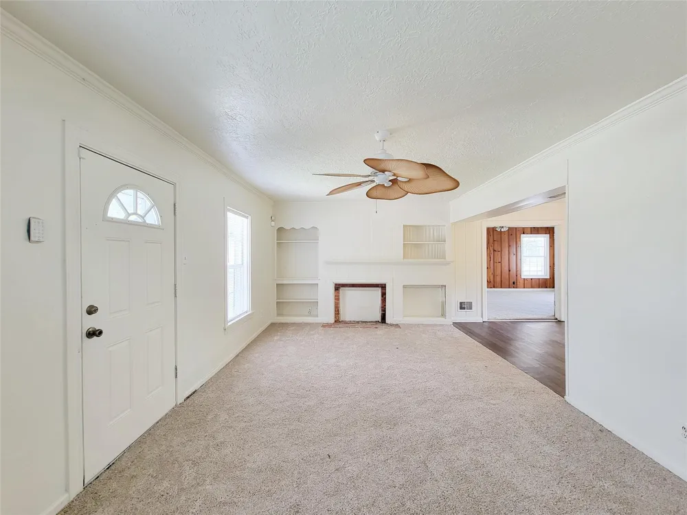 213 Miriam Baytown, TX 77520