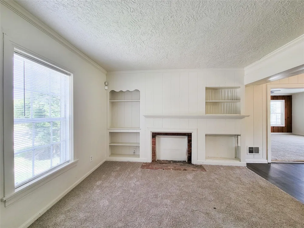 213 Miriam Baytown, TX 77520