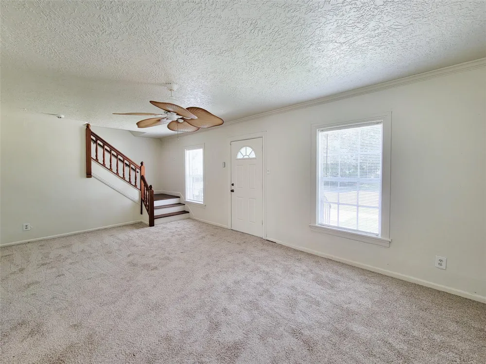 213 Miriam Baytown, TX 77520