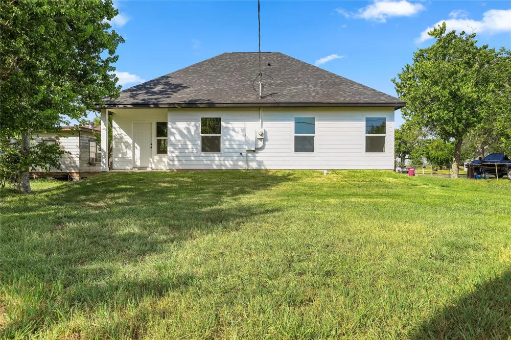 1409 N Avenue S Freeport, TX 77541
