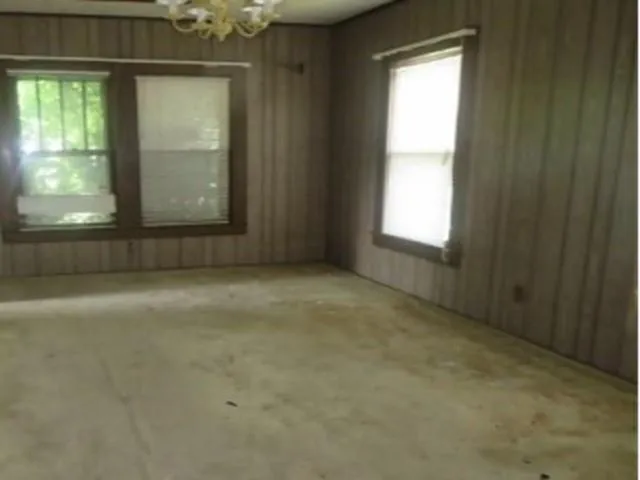 2959 Neches Street Beaumont, TX 77701