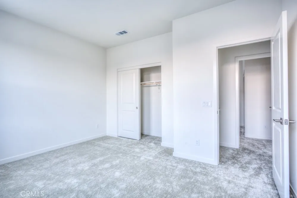 15812 Caterpillar Dr Fontana, CA 92336