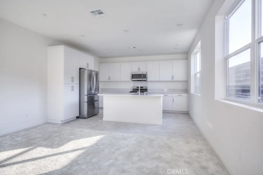 15812 Caterpillar Dr Fontana, CA 92336
