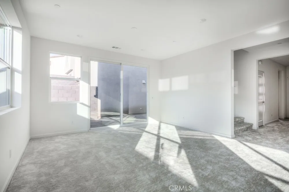 15812 Caterpillar Dr Fontana, CA 92336