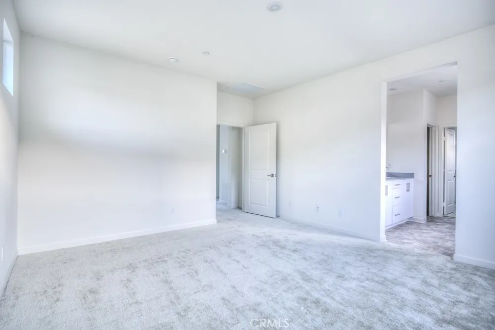 15812 Caterpillar Dr Fontana, CA 92336
