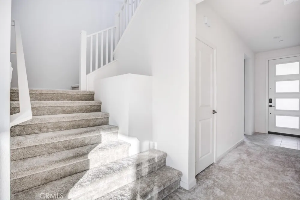 15812 Caterpillar Dr Fontana, CA 92336