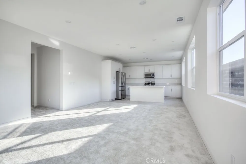 15812 Caterpillar Dr Fontana, CA 92336