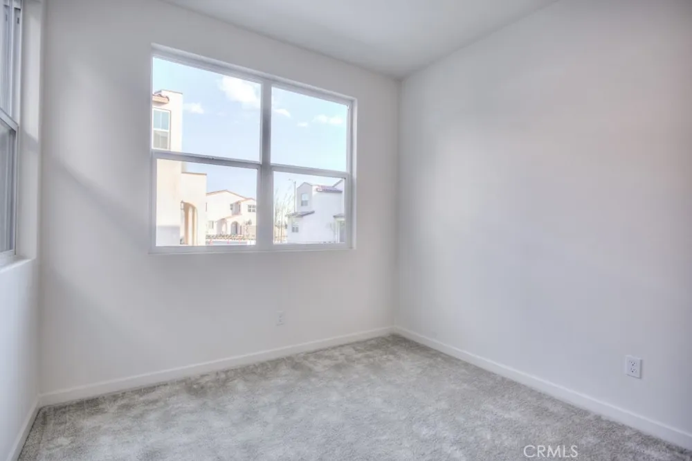 15812 Caterpillar Dr Fontana, CA 92336