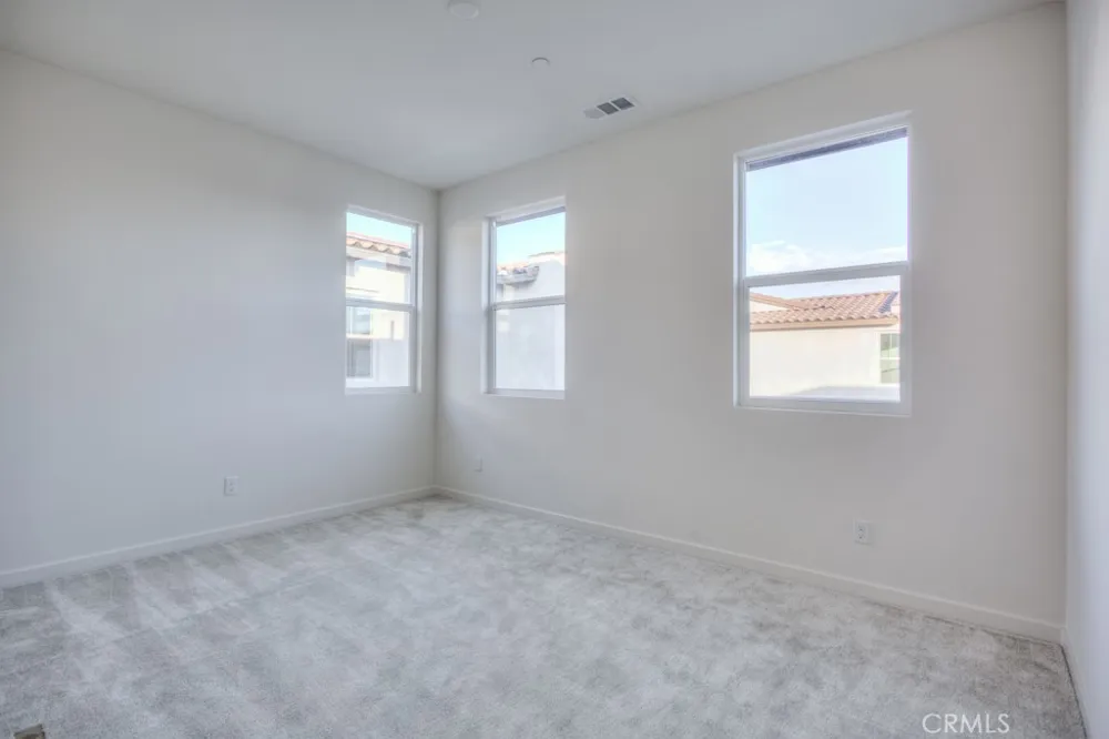 15812 Caterpillar Dr Fontana, CA 92336