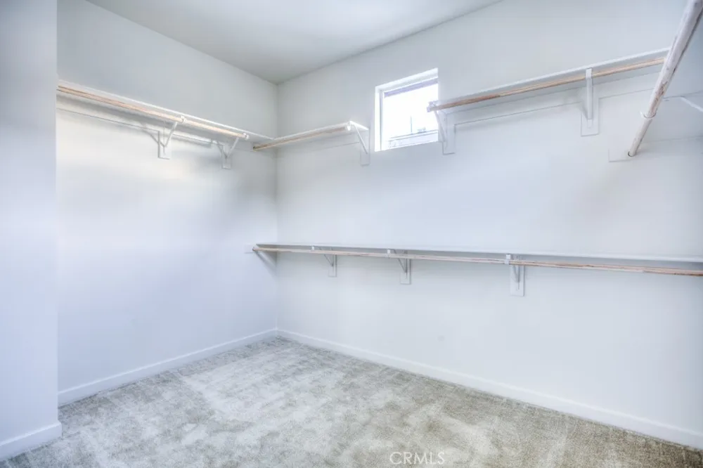 15812 Caterpillar Dr Fontana, CA 92336