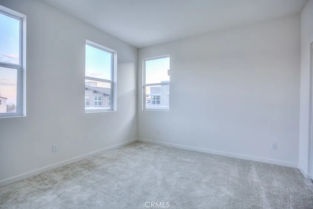 15812 Caterpillar Dr Fontana, CA 92336