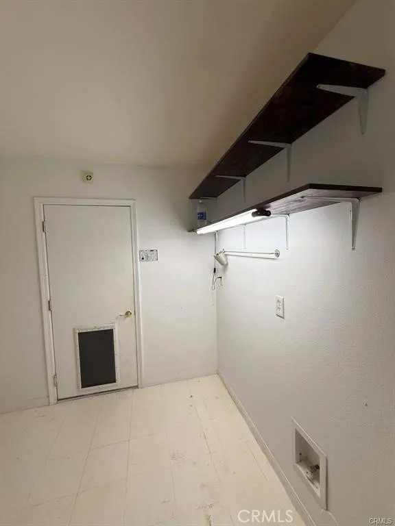 9425 Evelyn Avenue California City, CA 93505