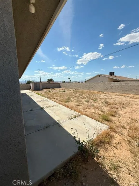 9425 Evelyn Avenue California City, CA 93505