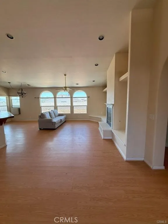 9425 Evelyn Avenue California City, CA 93505