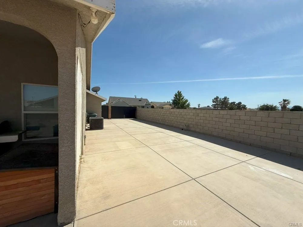 9425 Evelyn Avenue California City, CA 93505
