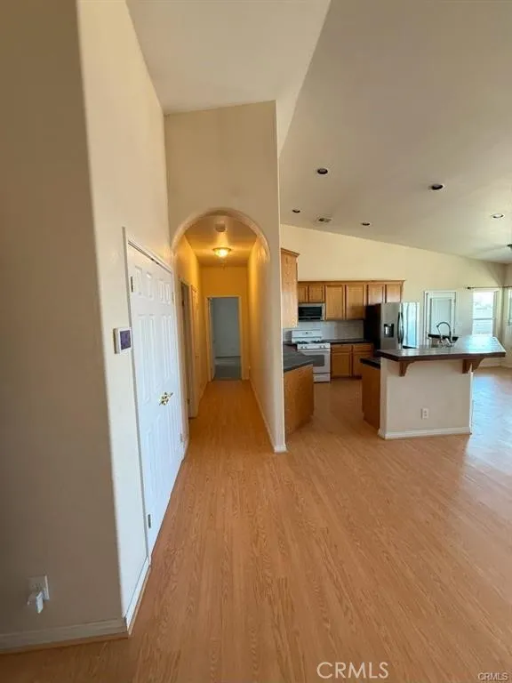 9425 Evelyn Avenue California City, CA 93505