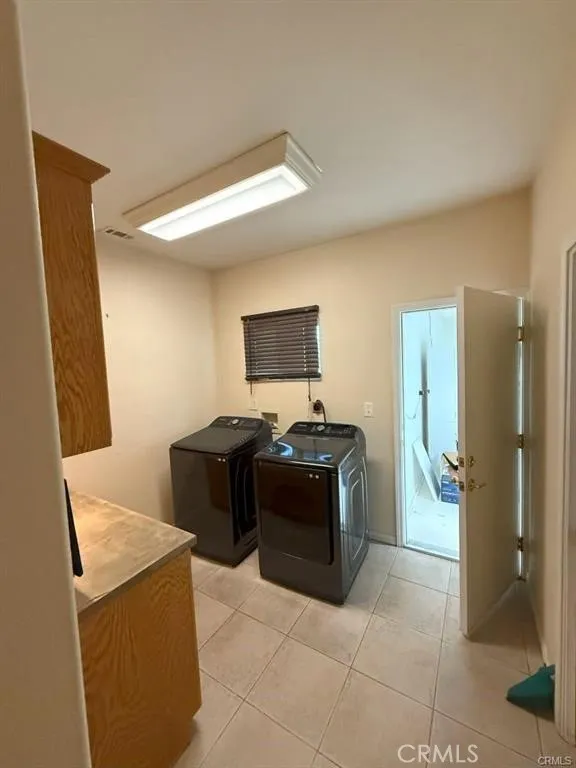 9425 Evelyn Avenue California City, CA 93505