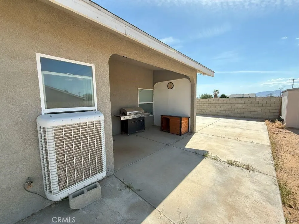 9425 Evelyn Avenue California City, CA 93505
