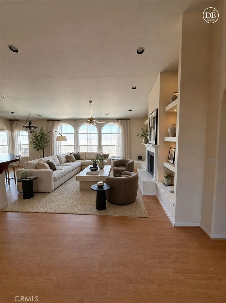 9425 Evelyn Avenue California City, CA 93505