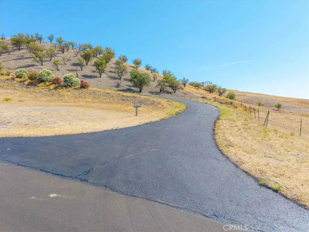 80020 Eva San Miguel, CA 93451